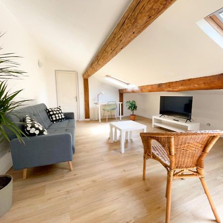 Spacieux Duplex Central Avec Terrasse Tropezienne Salon-de-Provence Luaran gambar