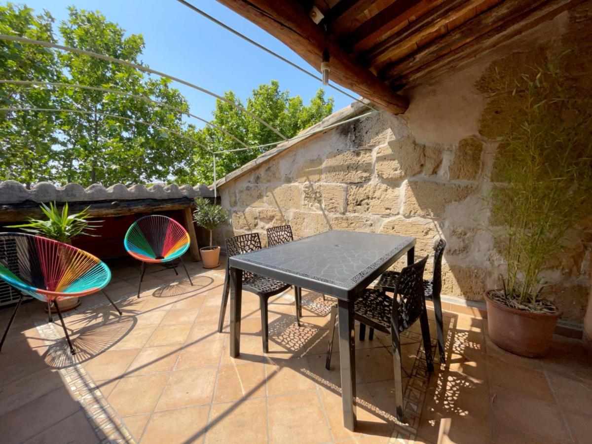 Spacieux Duplex Central Avec Terrasse Tropezienne Salon-de-Provence Luaran gambar