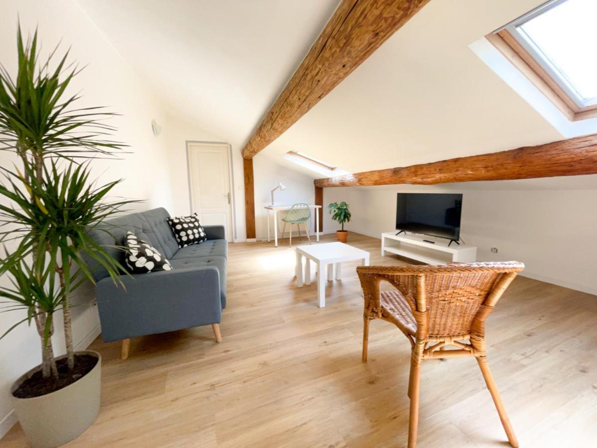 Spacieux Duplex Central Avec Terrasse Tropezienne Salon-de-Provence Luaran gambar