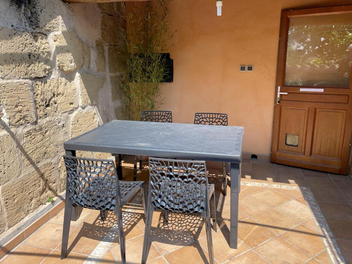 Spacieux Duplex Central Avec Terrasse Tropezienne Salon-de-Provence Luaran gambar