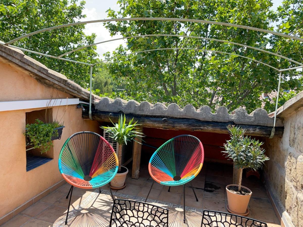 Spacieux Duplex Central Avec Terrasse Tropezienne Salon-de-Provence Luaran gambar