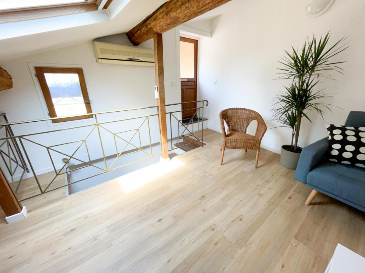 Spacieux Duplex Central Avec Terrasse Tropezienne Salon-de-Provence Luaran gambar
